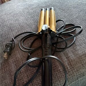 Gold and Black Hair Waver